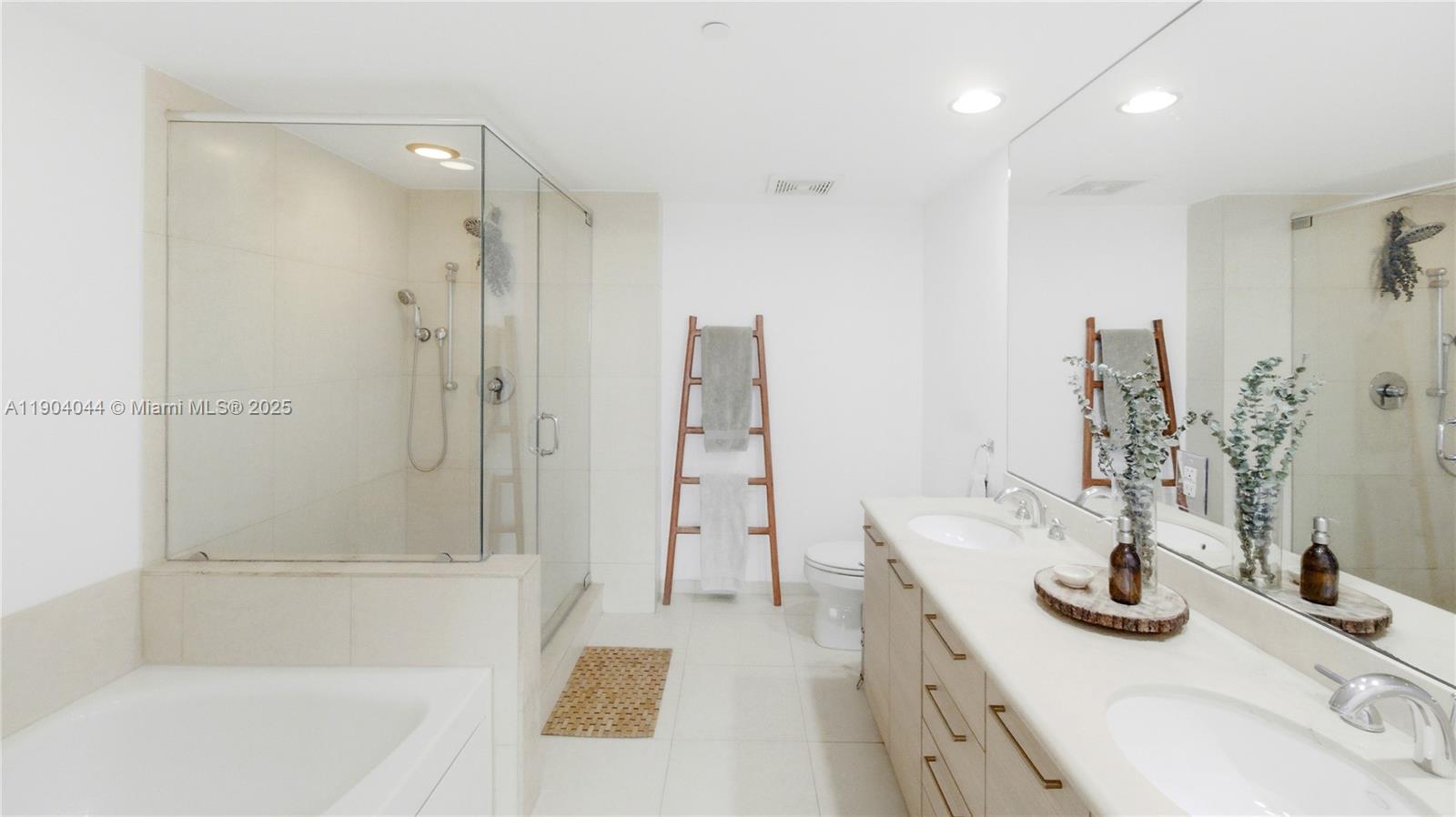 50 BISCAYNE CONDO - Residential