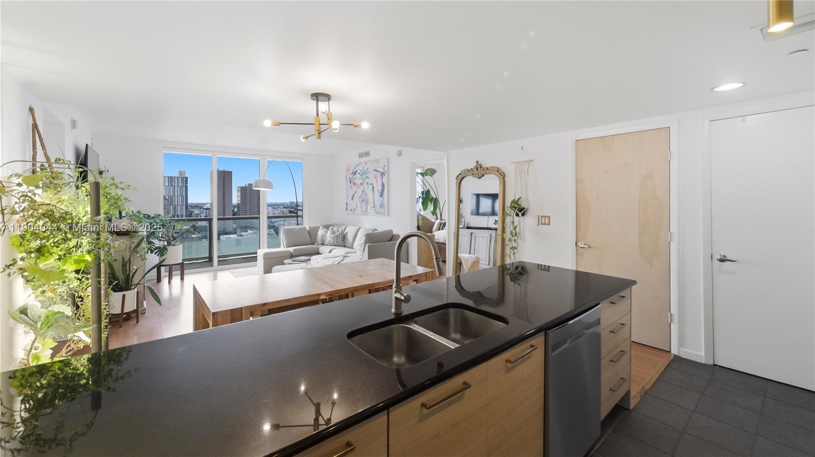 50 BISCAYNE CONDO - Residential