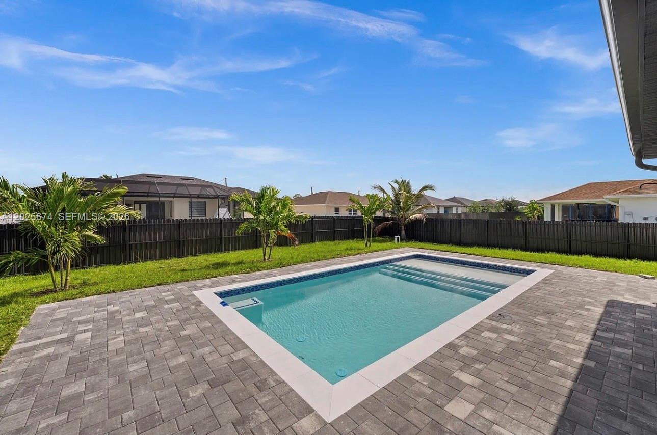 CAPE CORAL - Residential