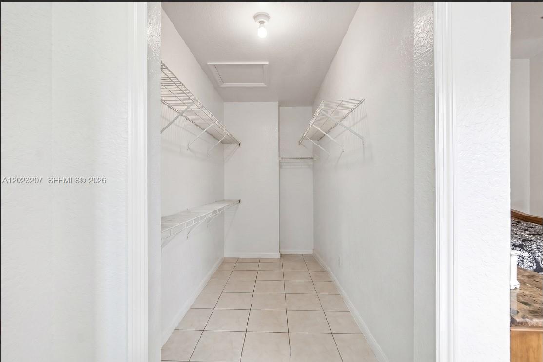 NAPOLES HOMES - Residential
