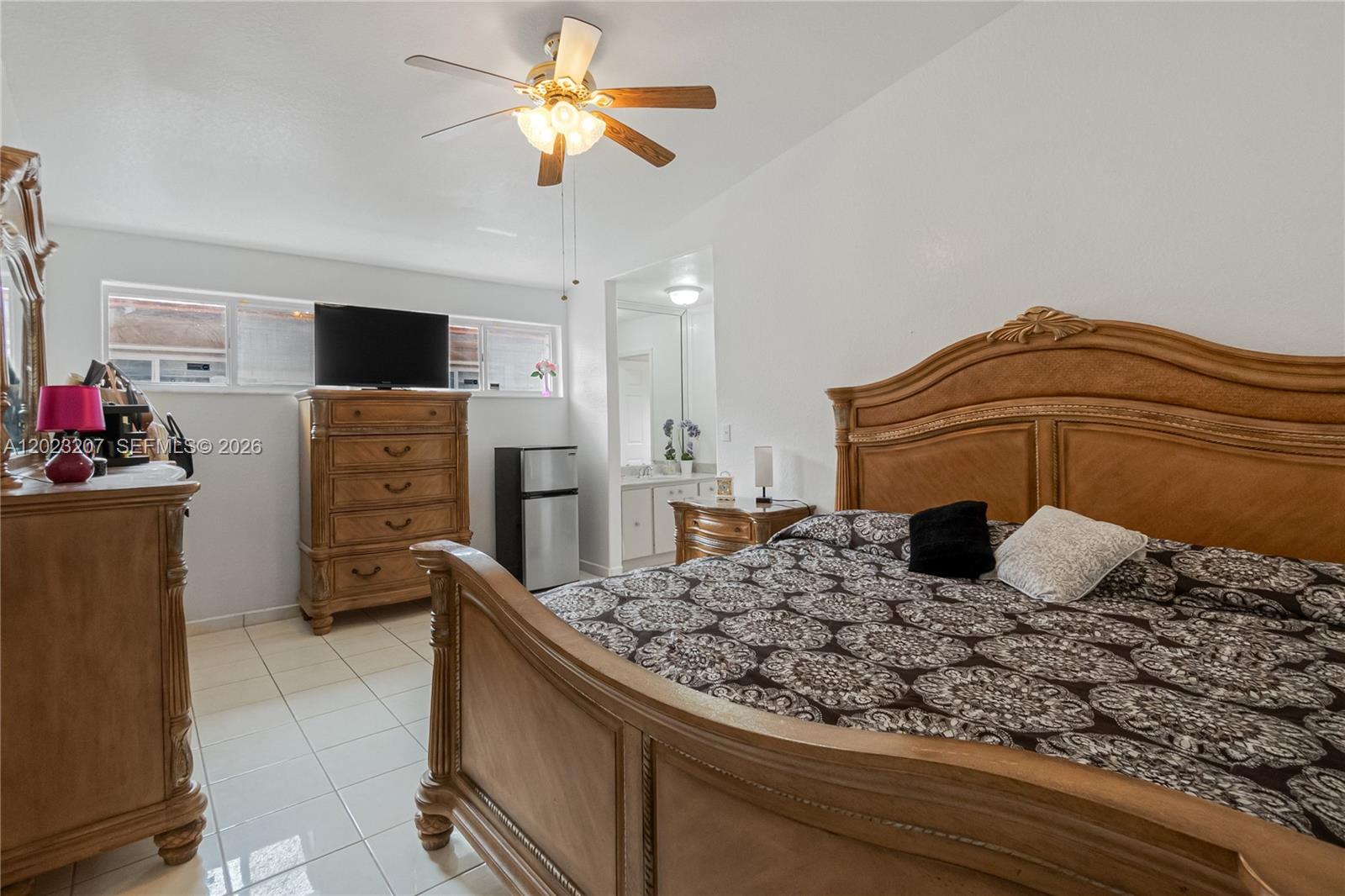 NAPOLES HOMES - Residential