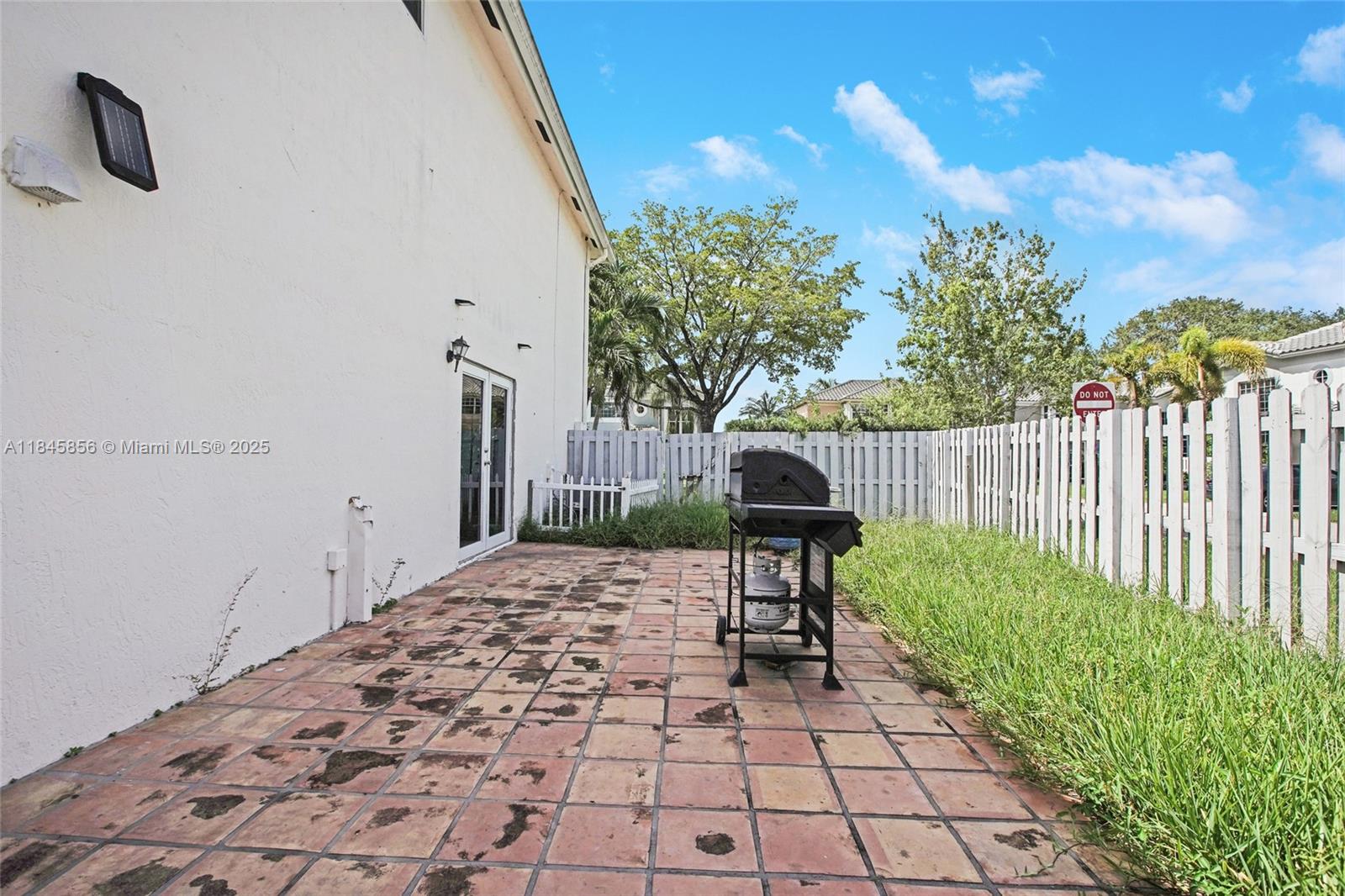 WINSTON PARK SECTION TWO- - Residential