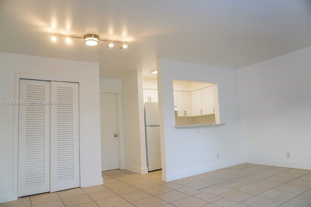Photo of 749 SE 15th St #10, Fort Lauderdale, FL 33316 (MLS # A11930285)
