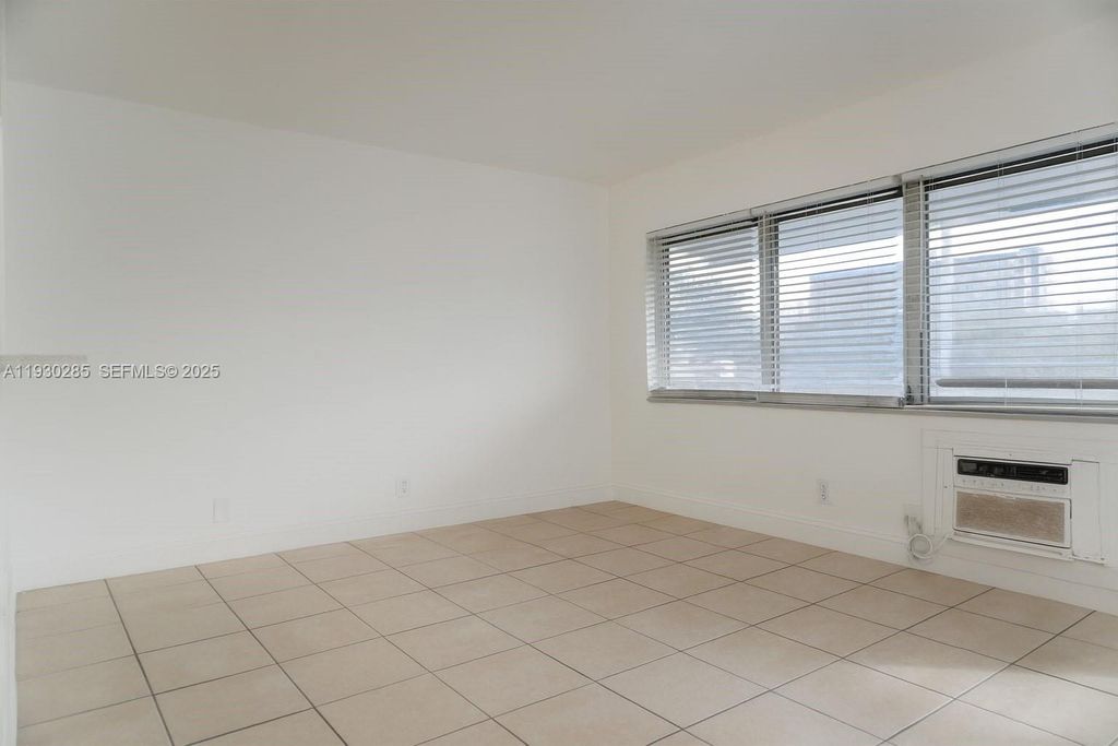 Photo of 749 SE 15th St #10, Fort Lauderdale, FL 33316 (MLS # A11930285)