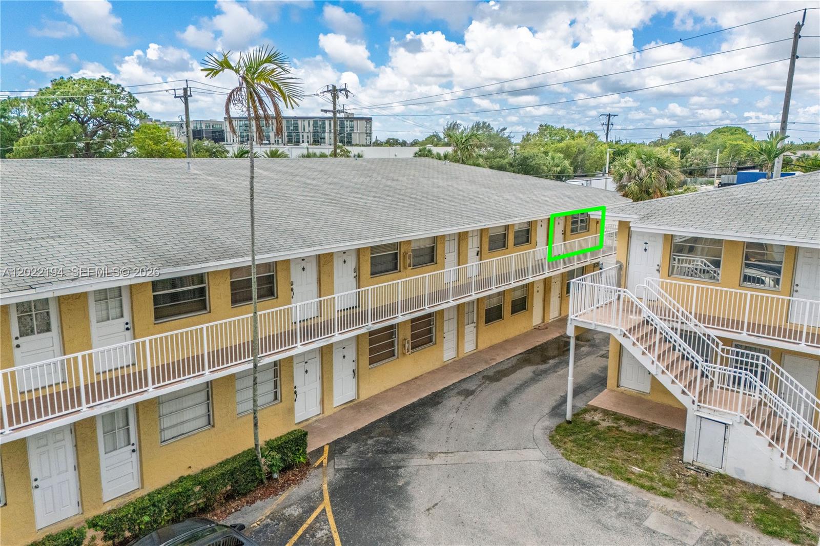 AZUL AT KIMBERLY LAKE CON - Residential