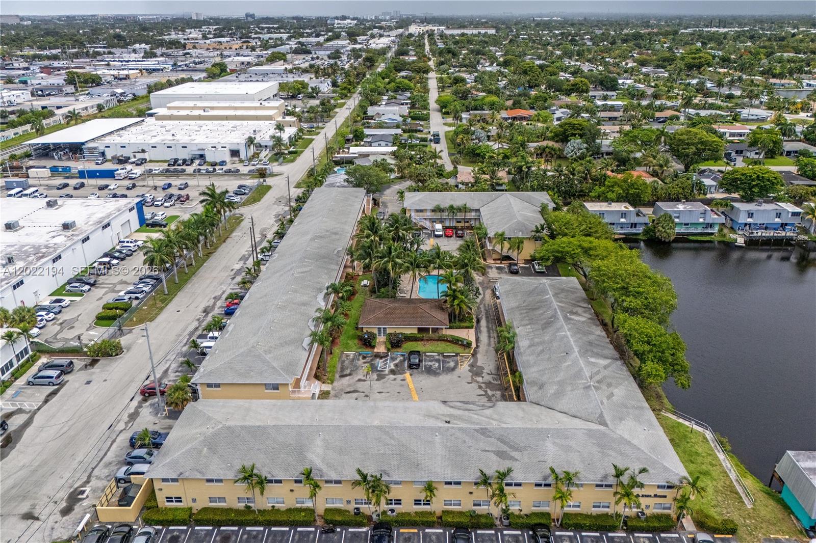 AZUL AT KIMBERLY LAKE CON - Residential