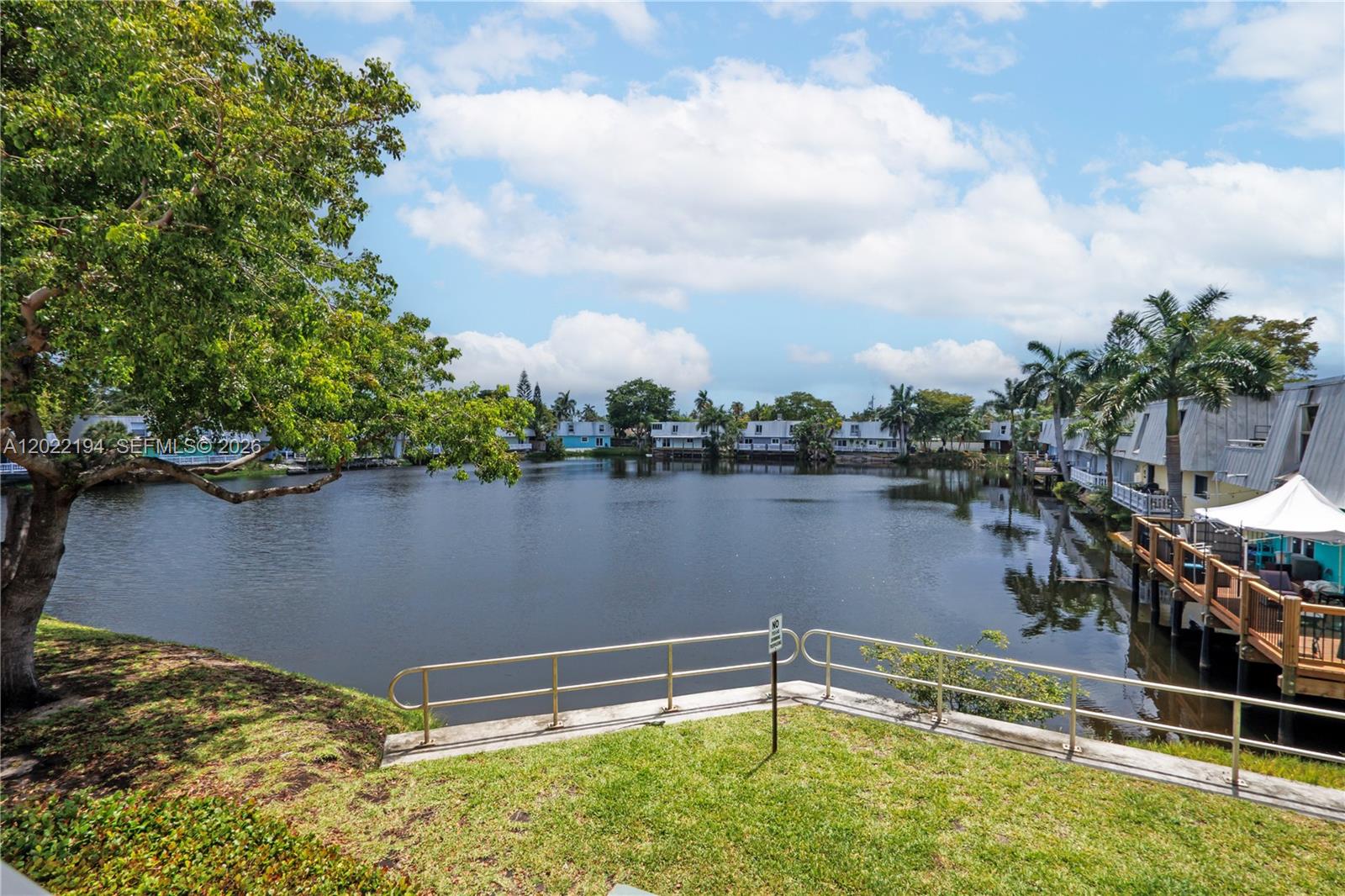 AZUL AT KIMBERLY LAKE CON - Residential
