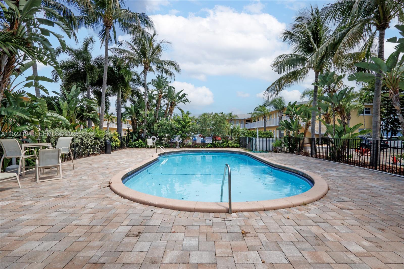 AZUL AT KIMBERLY LAKE CON - Residential