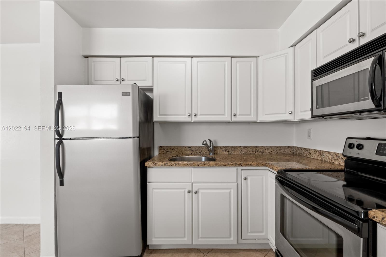AZUL AT KIMBERLY LAKE CON - Residential