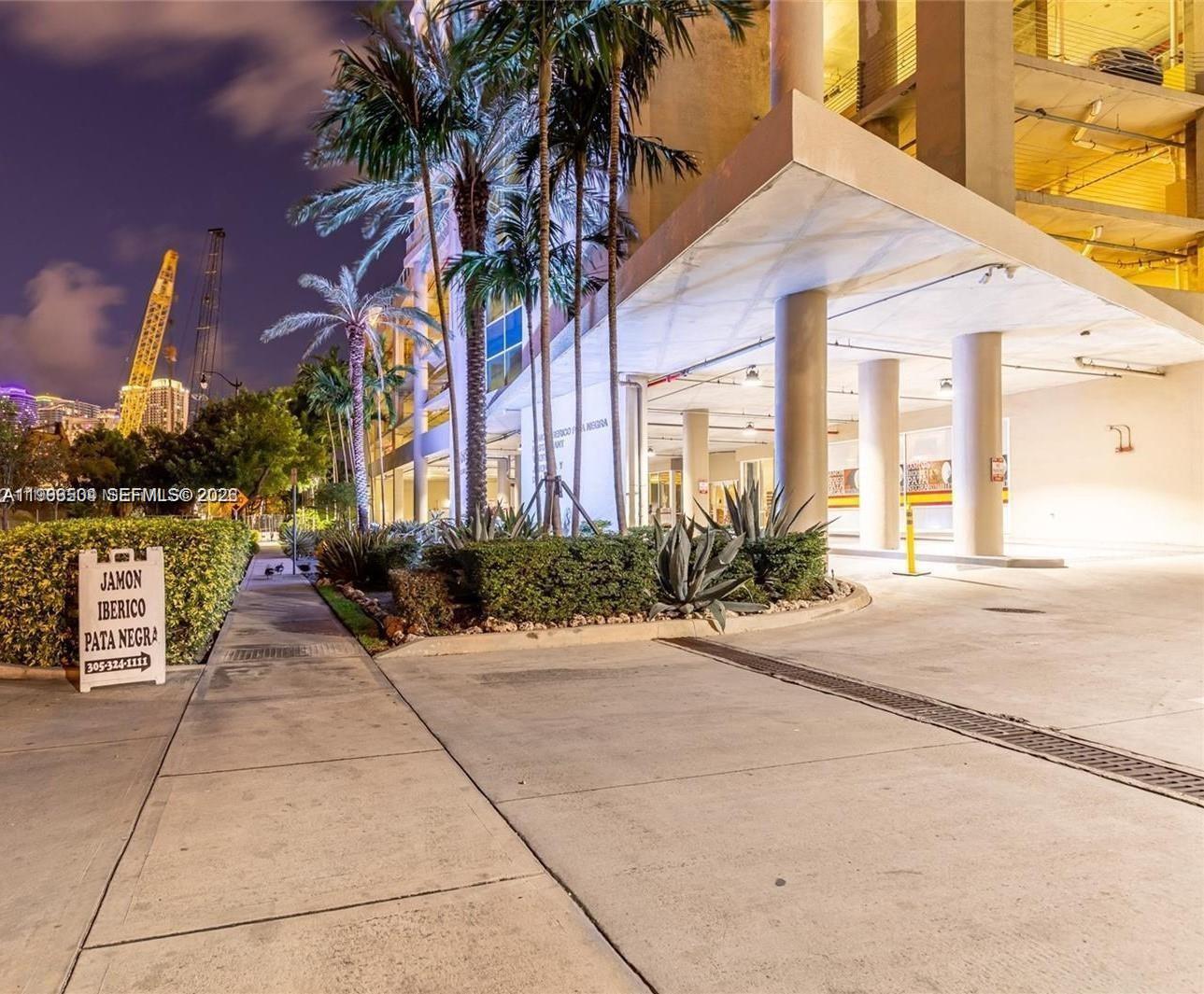 NEO CONDO - Residential