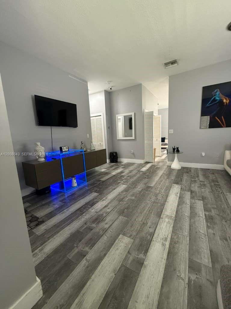 LAKES BY THE BAY SEC 9 AM - Residential