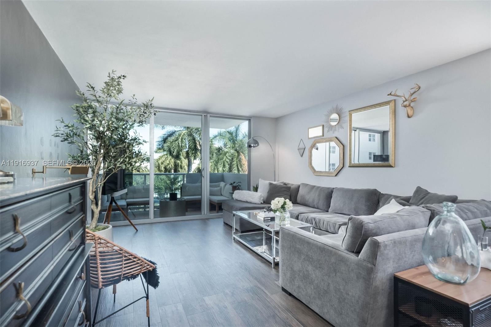 MIRADOR 1200 CONDO - Residential