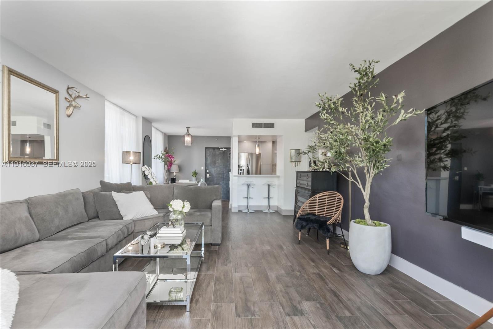 MIRADOR 1200 CONDO - Residential