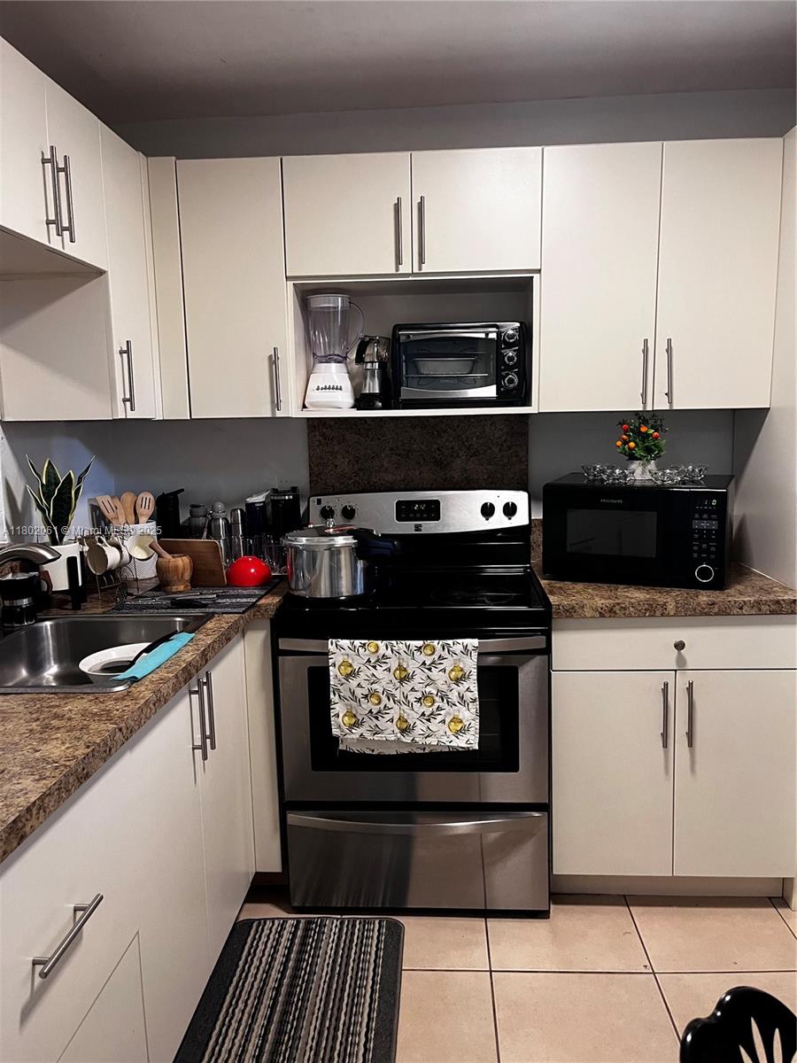 Property for Sale at 19715 Sw 114th Ave 257, Miami, Broward County, Florida - Bedrooms: 2 
Bathrooms: 2  - $224,990