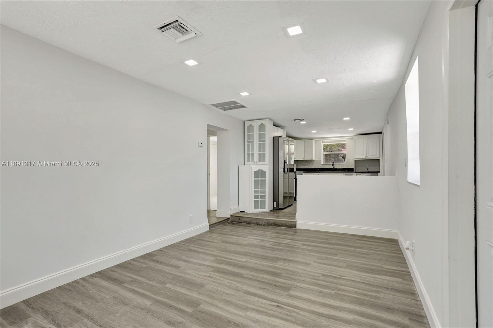 MIDDLE RIVER GARDENS - Residential