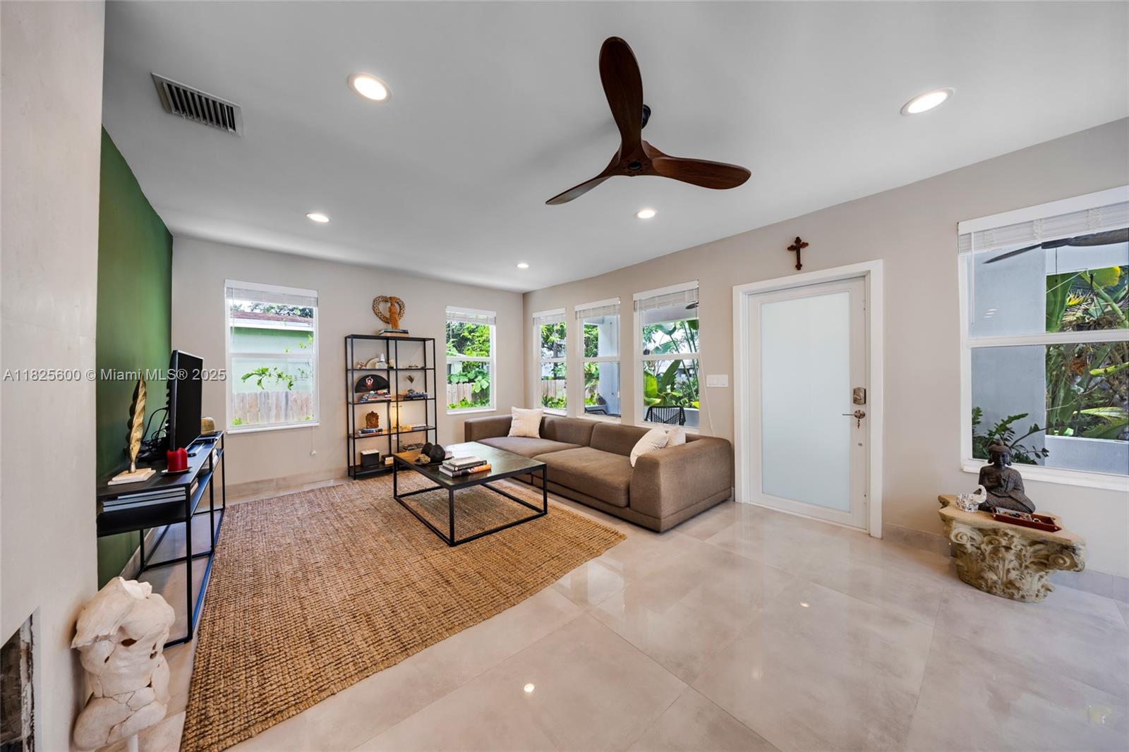 120 NW 49th St