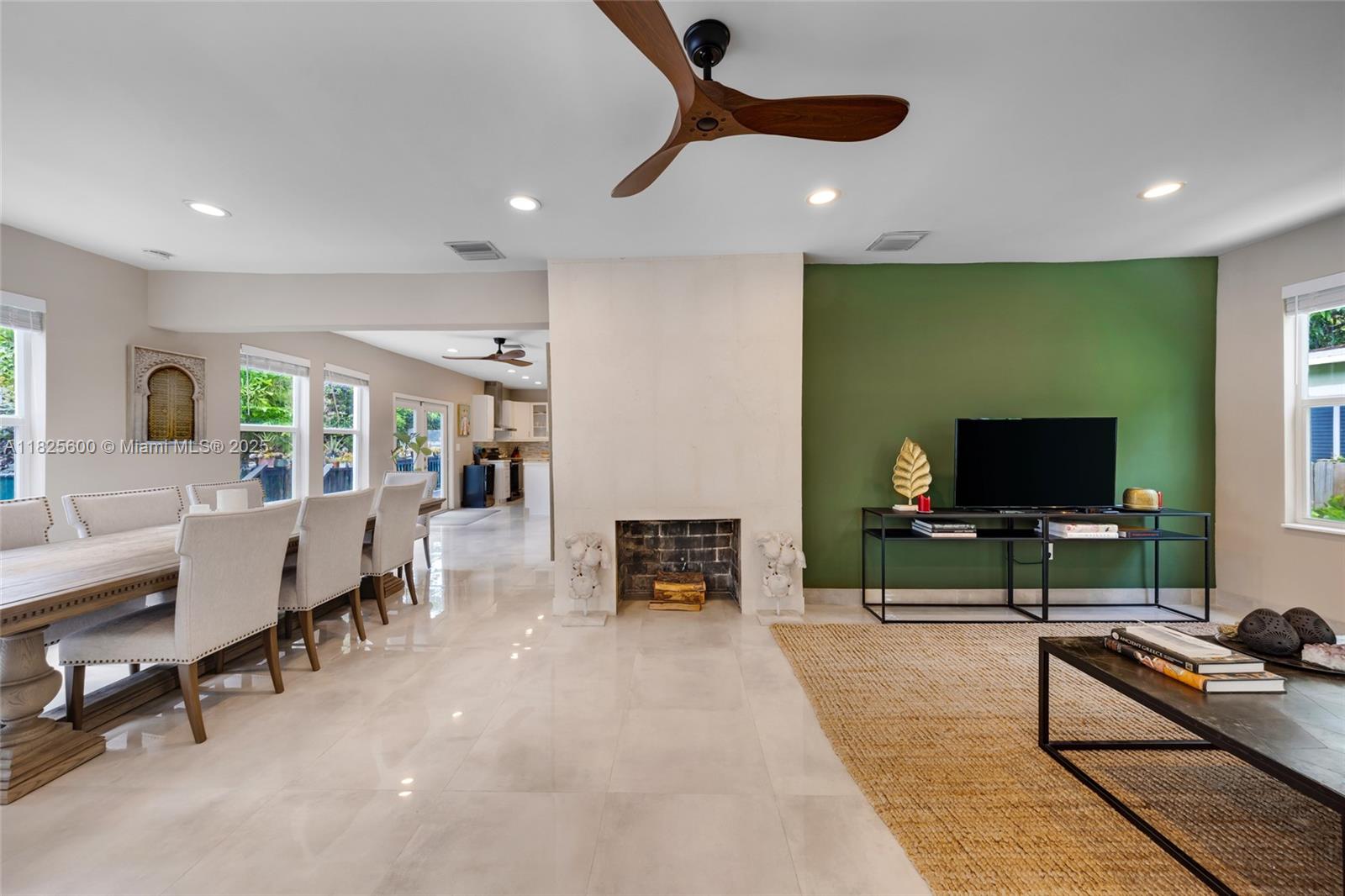 SHADOWLAWN EXTENSION - Residential