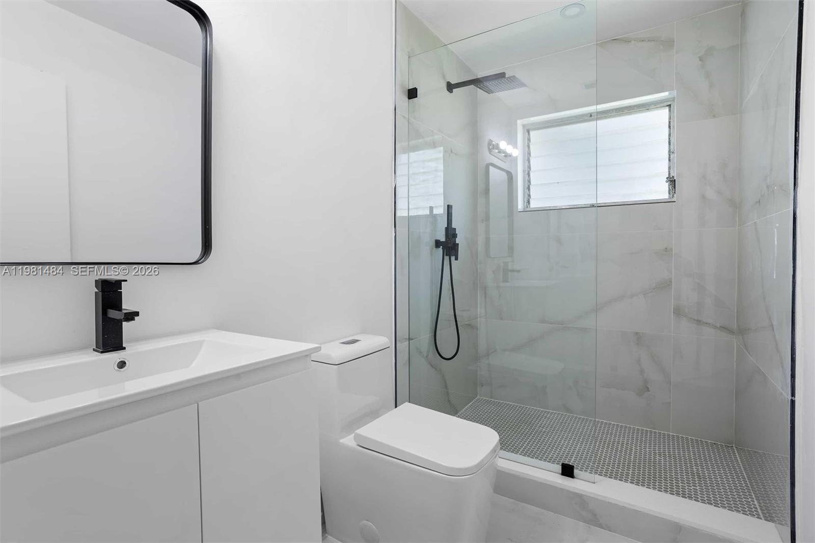 HOLLYWOOD LITTLE RANCHES - Residential