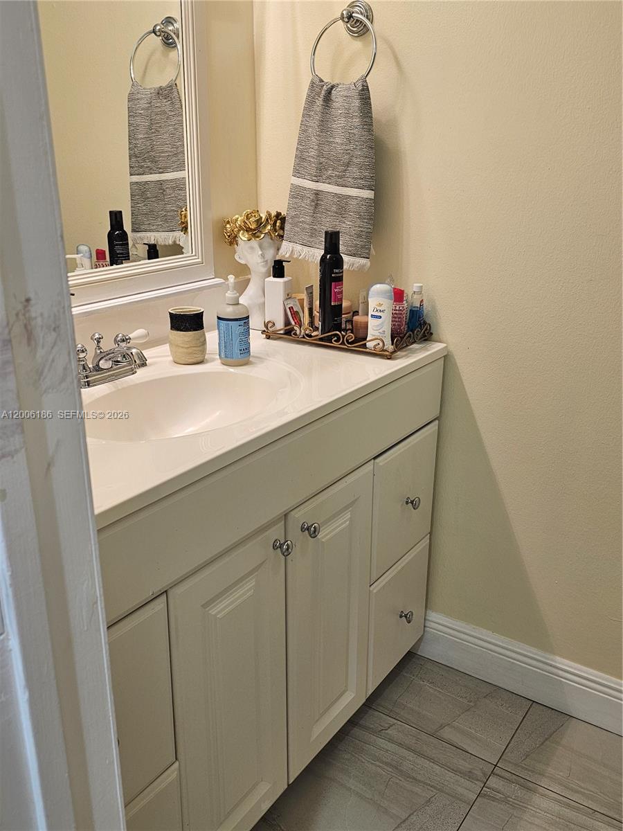 20500 W Country Club Dr 609