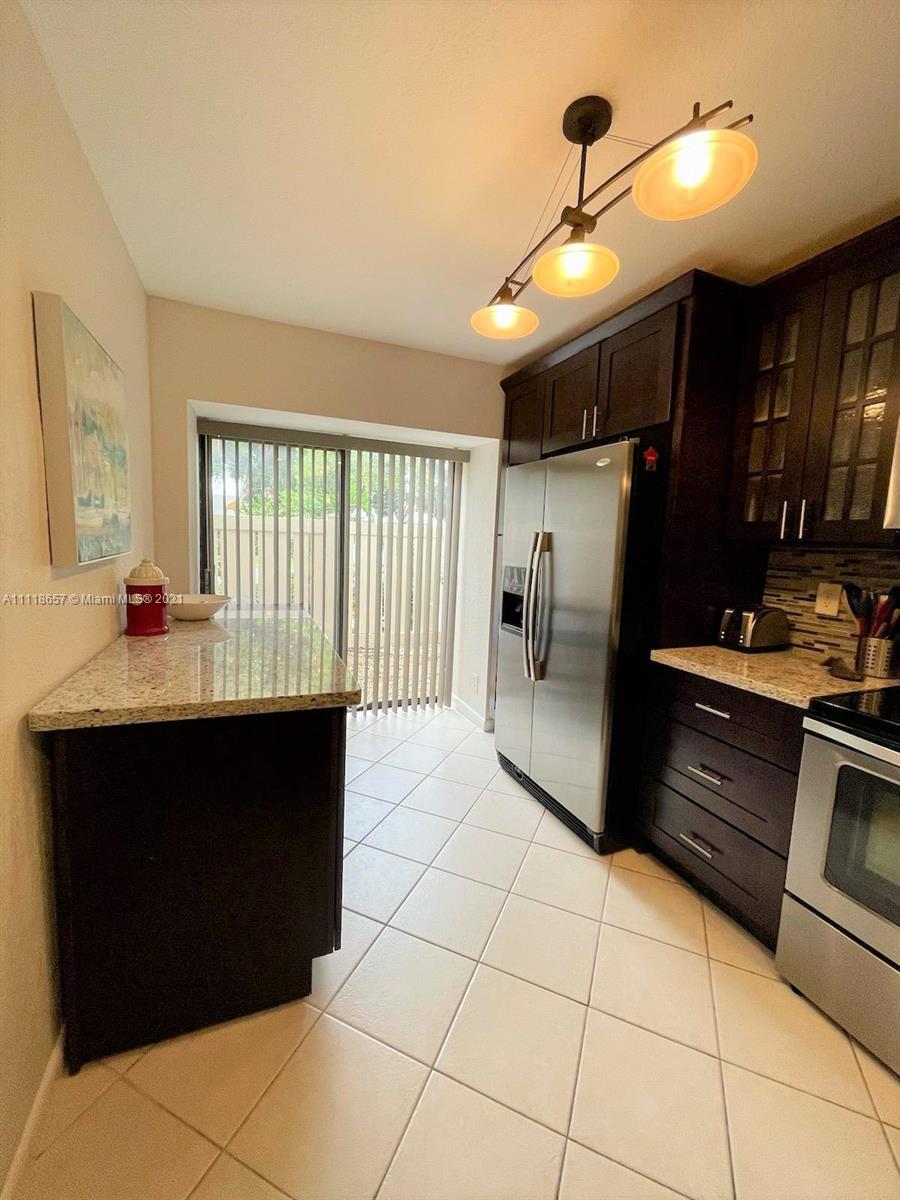 BAYWOOD VILLAGE 2-B CONDO - Residential