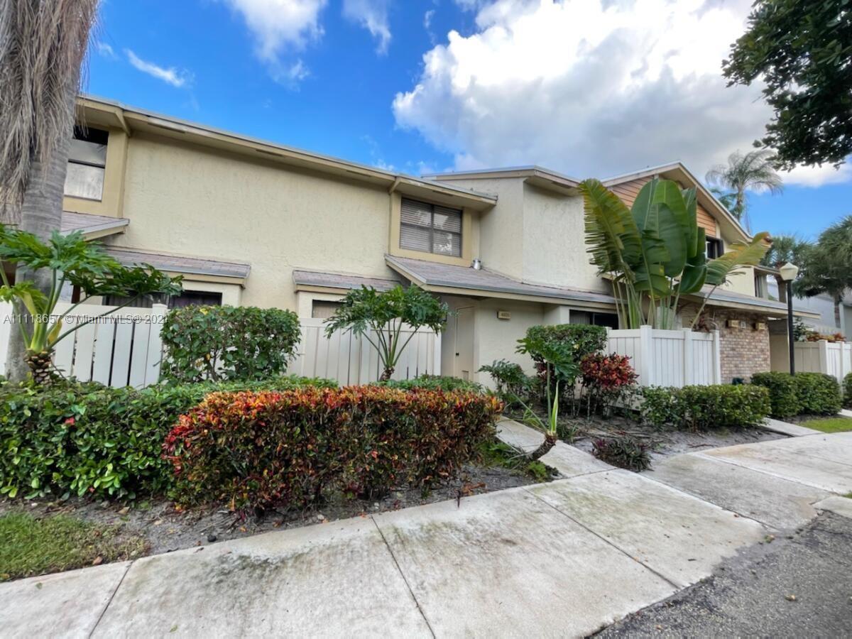 BAYWOOD VILLAGE 2-B CONDO - Residential