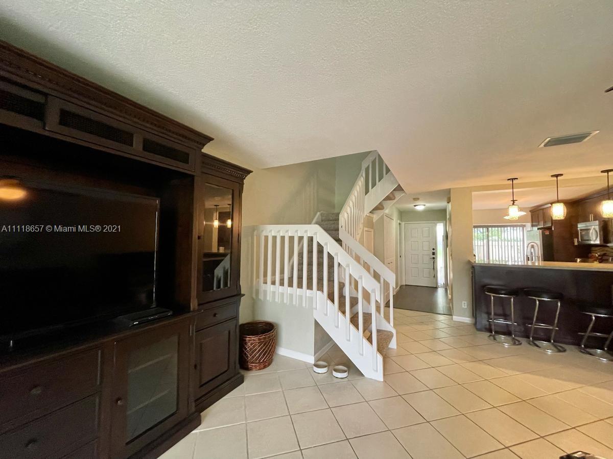 BAYWOOD VILLAGE 2-B CONDO - Residential