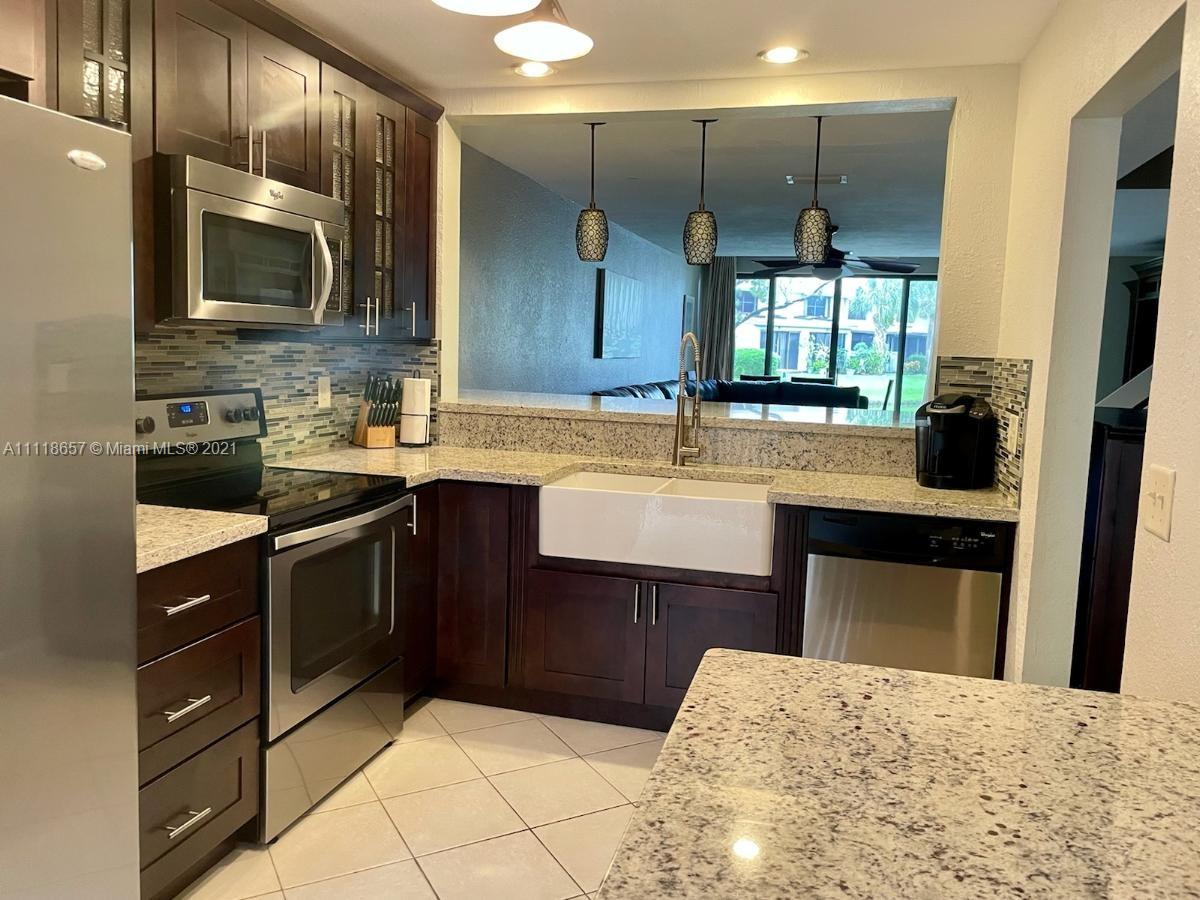 BAYWOOD VILLAGE 2-B CONDO - Residential