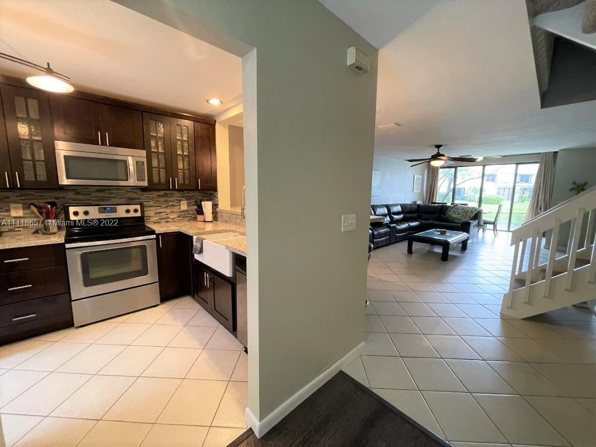 BAYWOOD VILLAGE 2-B CONDO - Residential