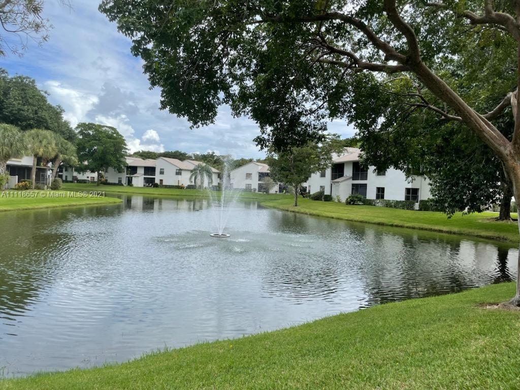 BAYWOOD VILLAGE 2-B CONDO - Residential