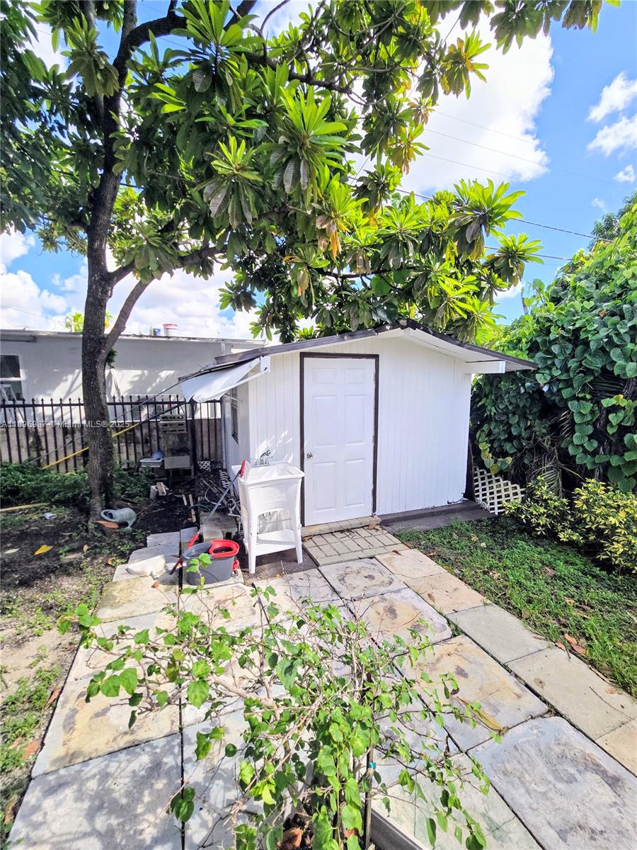 CORBETTS EIGHTH ST ADDN - Residential Lease