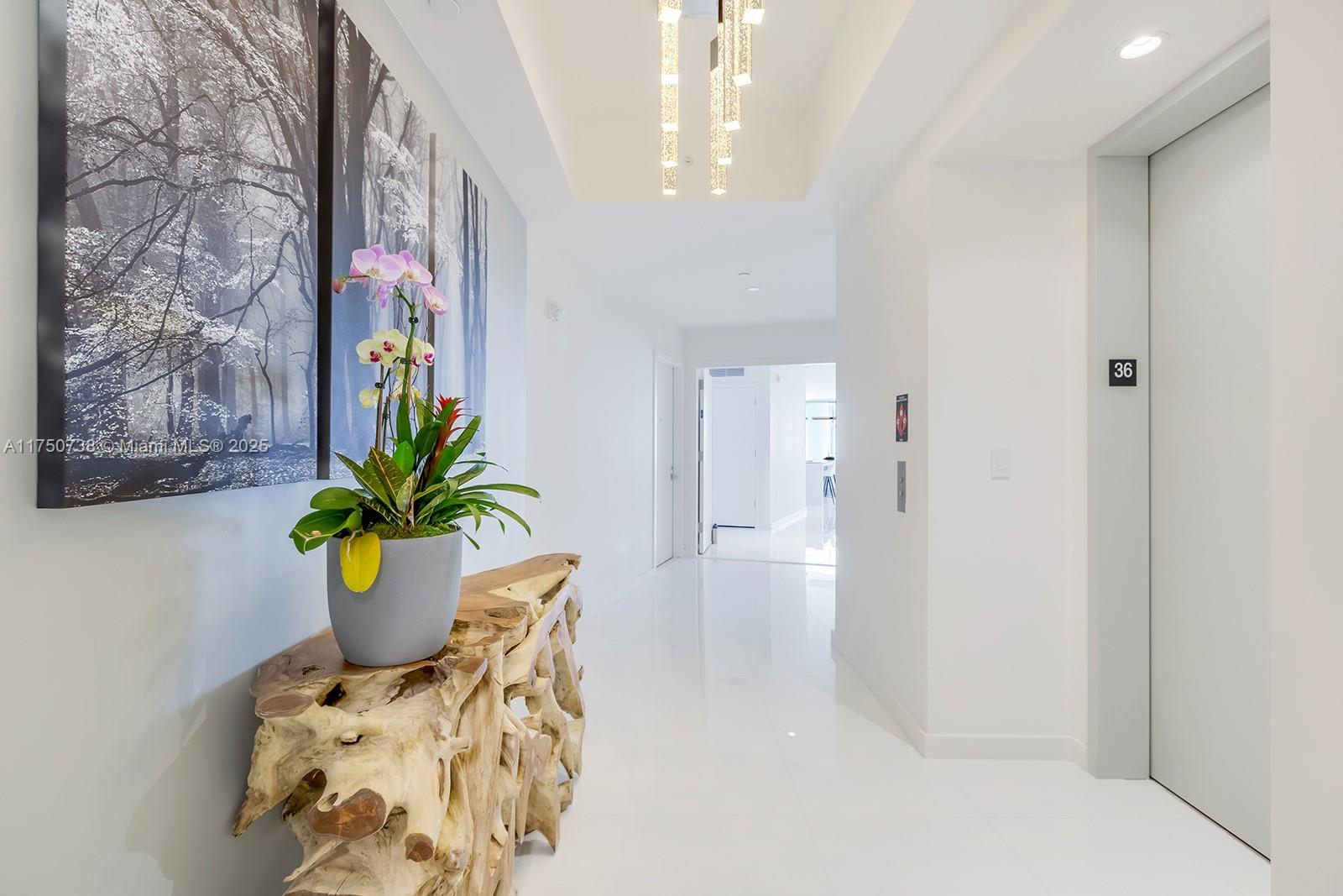 PARAMOUNT WORLDCENTER - Residential