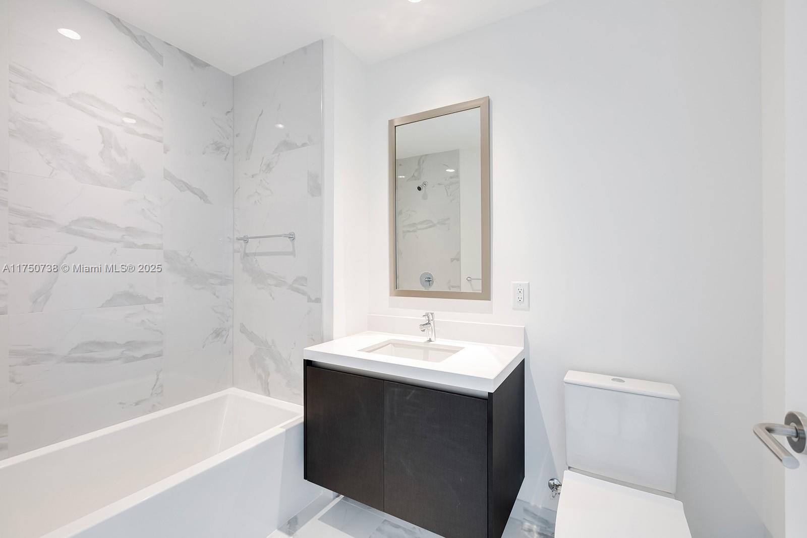 PARAMOUNT WORLDCENTER - Residential