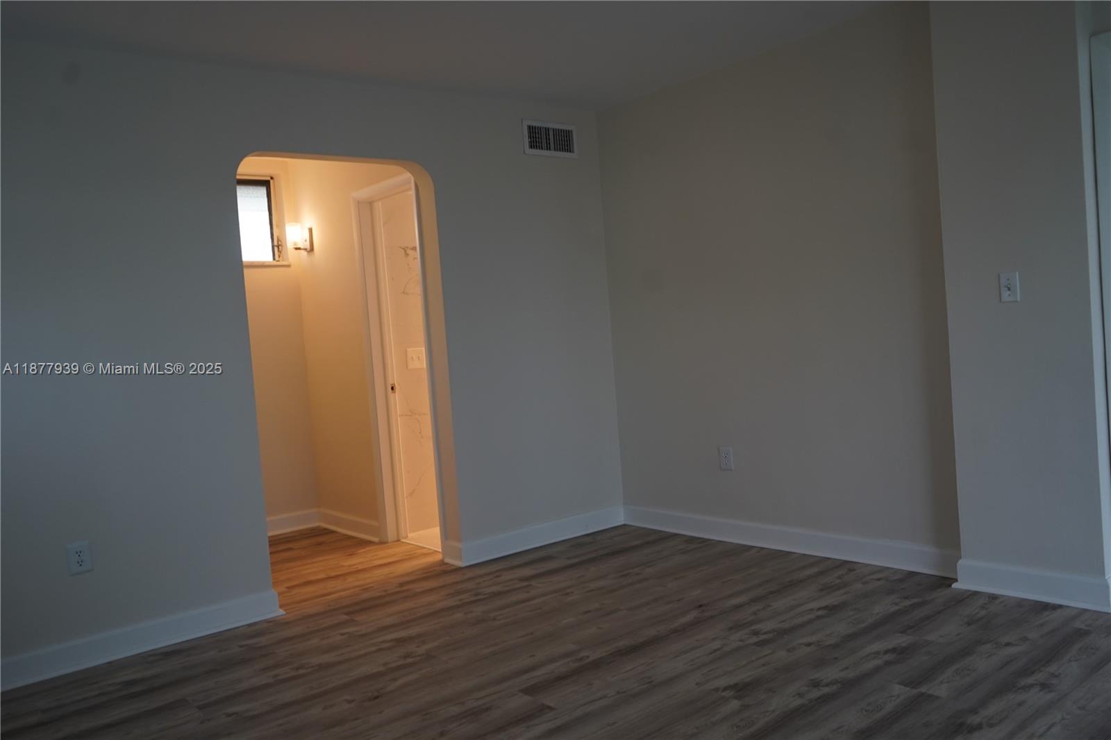 POINT EAST ONE CONDO-BLDG - Residential Lease