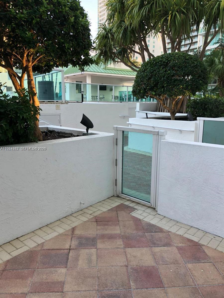 BRICKELL ON THE RIVER N T - Residential Lease