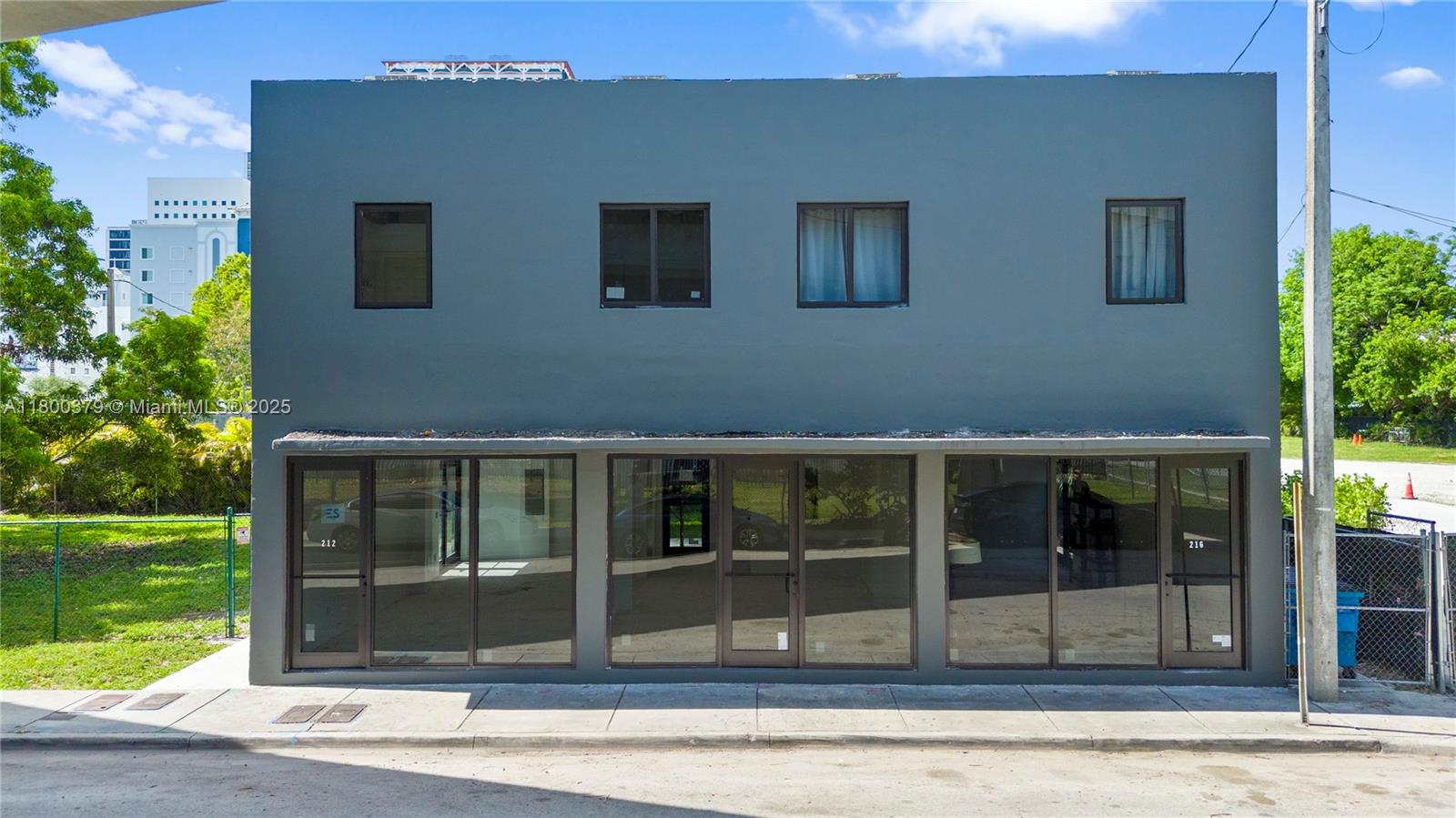 $5,000 All-in! Fully remodeled retail spaces (761 SF) for lease at 212 NW 11th St in Overtown, a fast-growing neighborhood as downtown Miami expands westward. Perfect for retail, office, yoga studio, barber shop, salon, art studio, or gallery. Owner open to collaborating on grease trap and hood for restaurants, cafés, or late-night food. Includes patio for outdoor seating. Surrounded by top venues like Eleven, Club Space, Red Rooster, and The Pool Hall. Nearby development includes One West Twelve, a 23-story luxury tower with 372 furnished residences. Excellent visibility and foot traffic in a dynamic area.