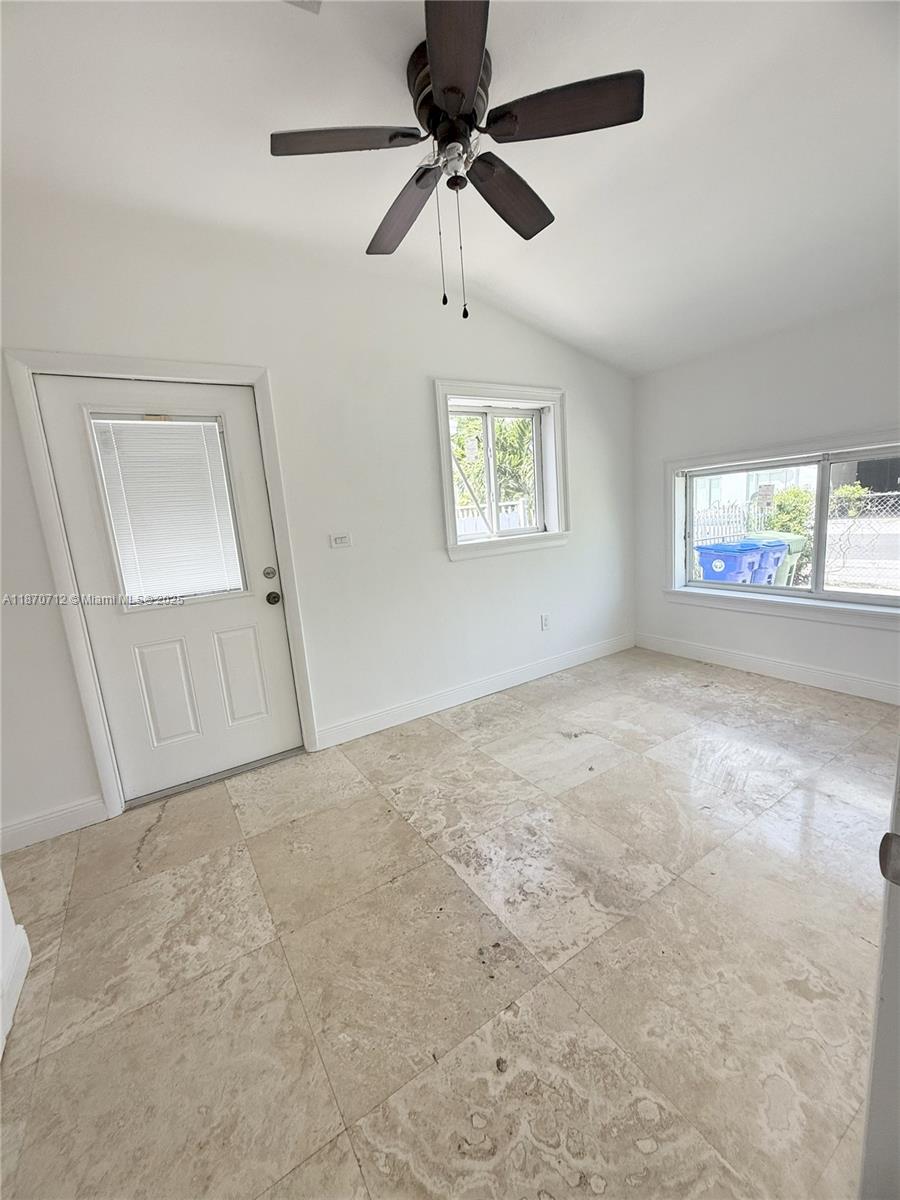 BEVERLY HEIGHTS - Residential Income