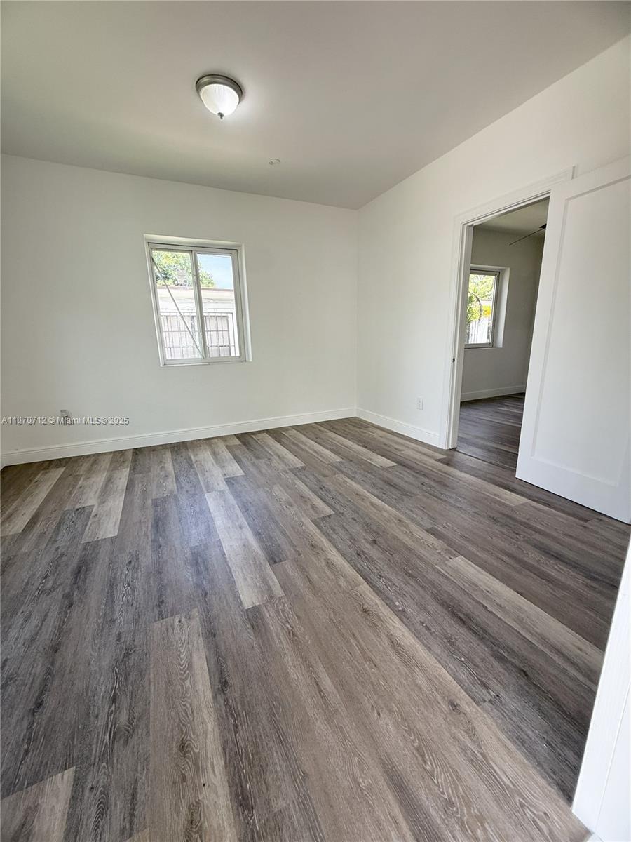 BEVERLY HEIGHTS - Residential Income