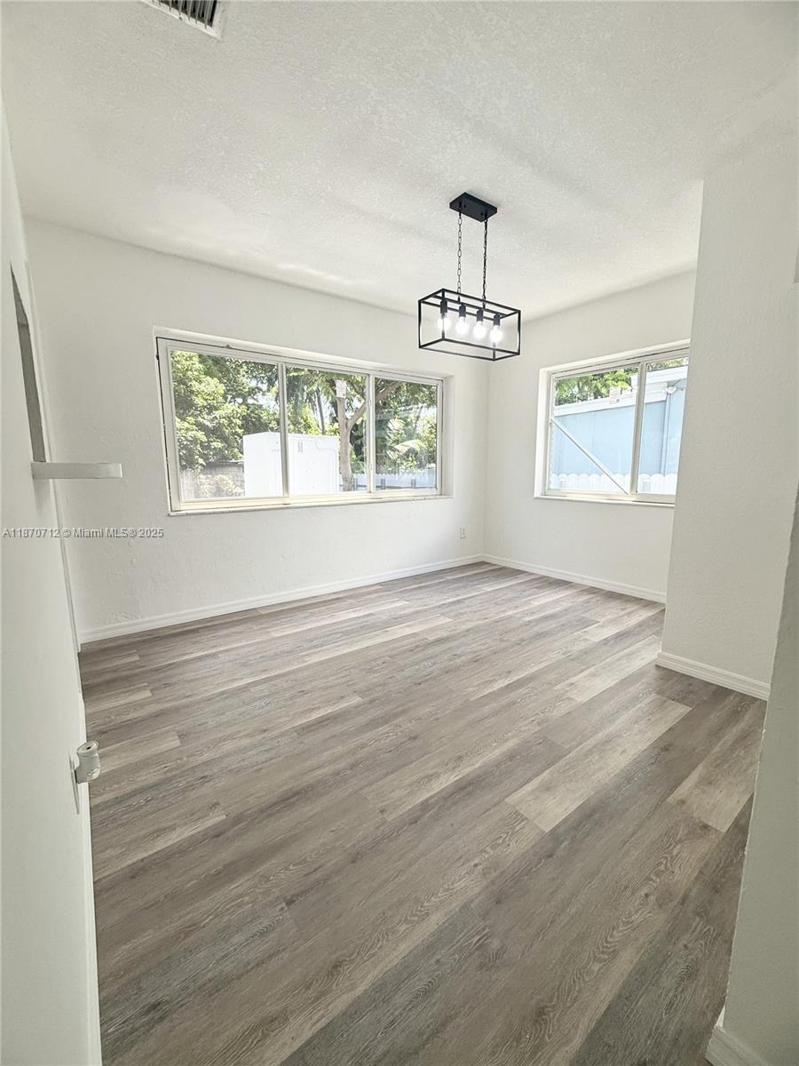 BEVERLY HEIGHTS - Residential Income