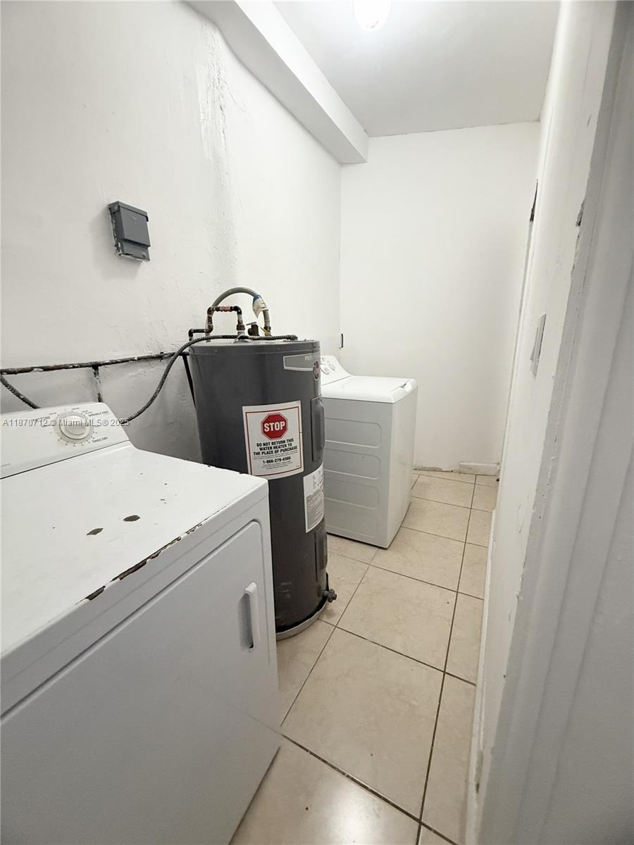 BEVERLY HEIGHTS - Residential Income