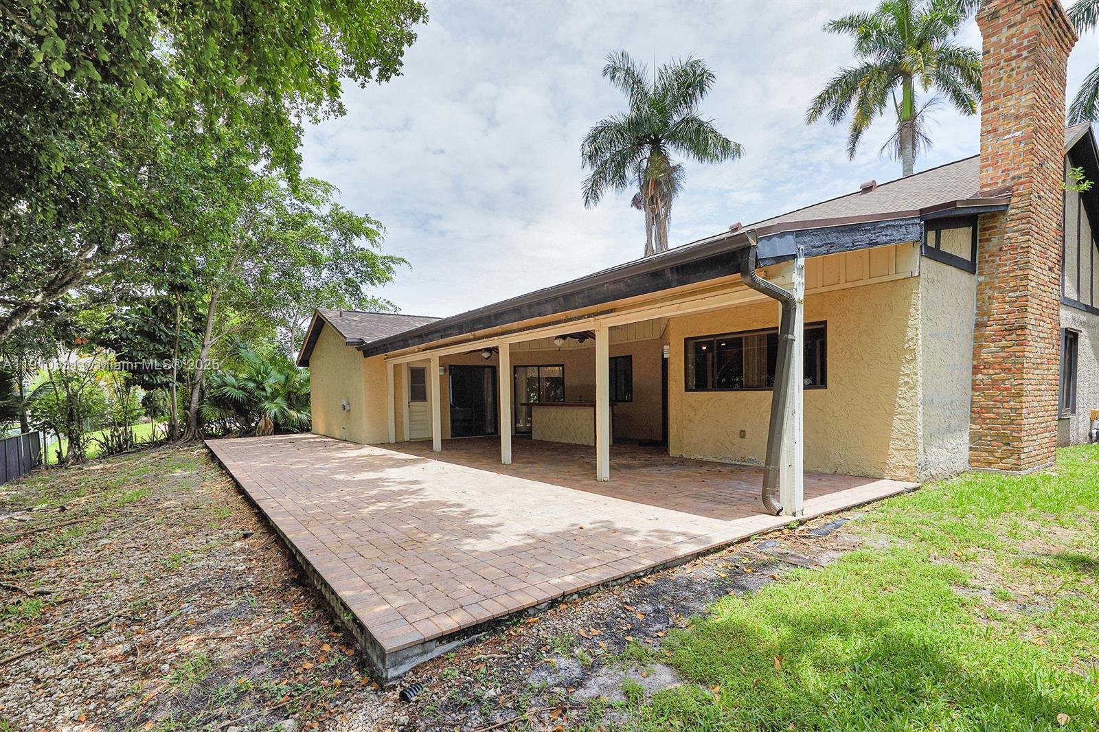 JACARANDA LAKES SECTION T - Residential Lease