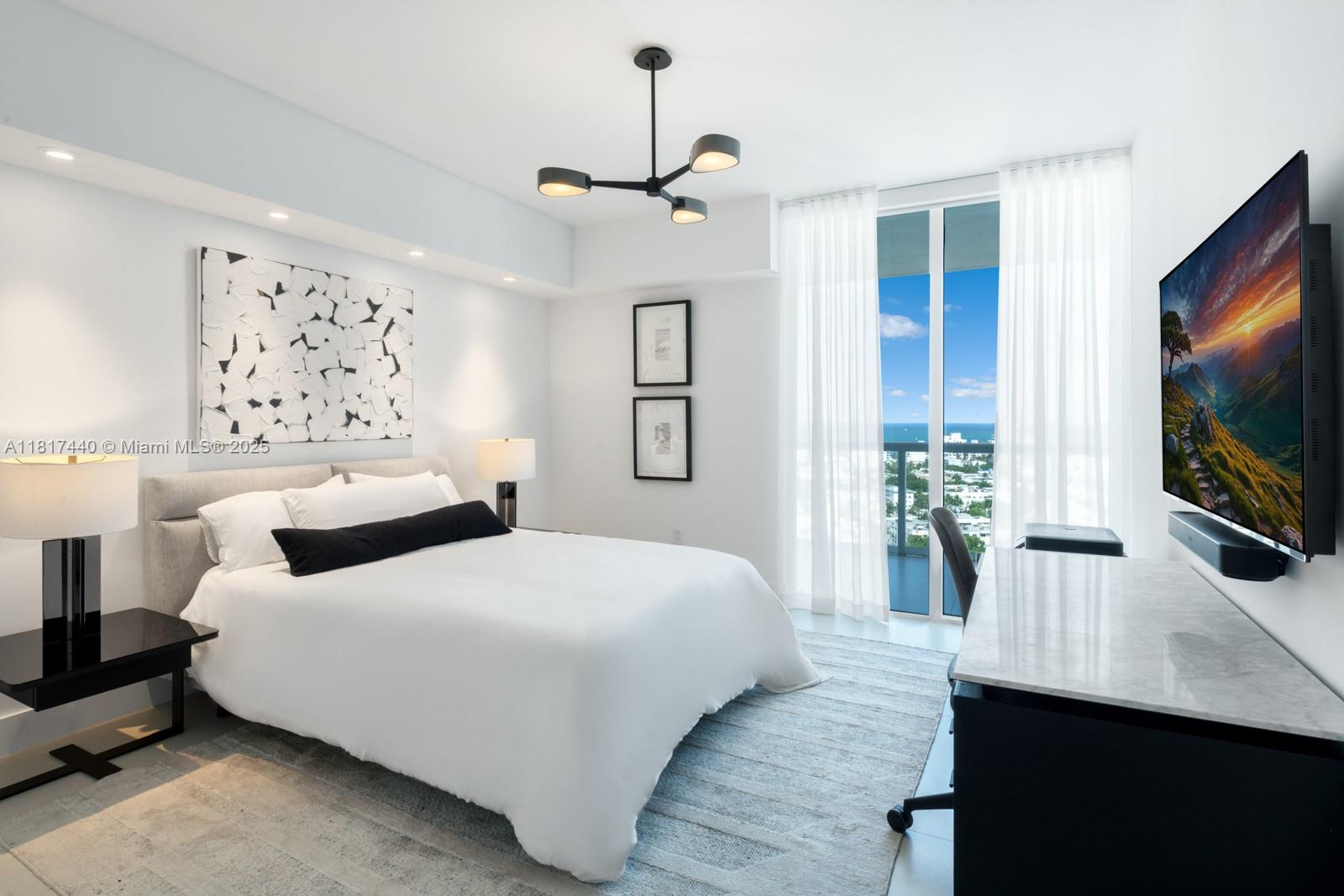 ICON CONDO - Residential