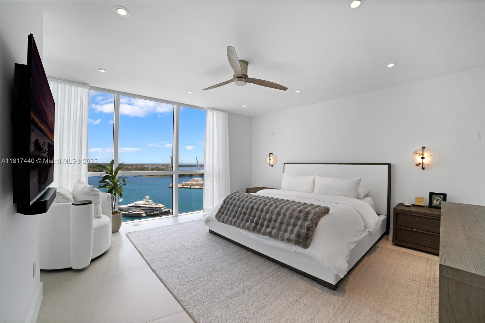 ICON CONDO - Residential