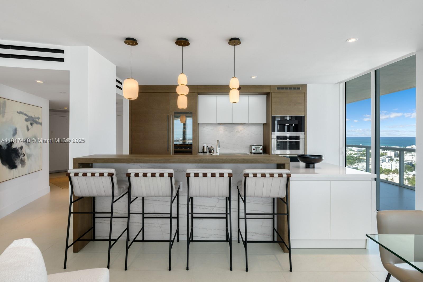 ICON CONDO - Residential