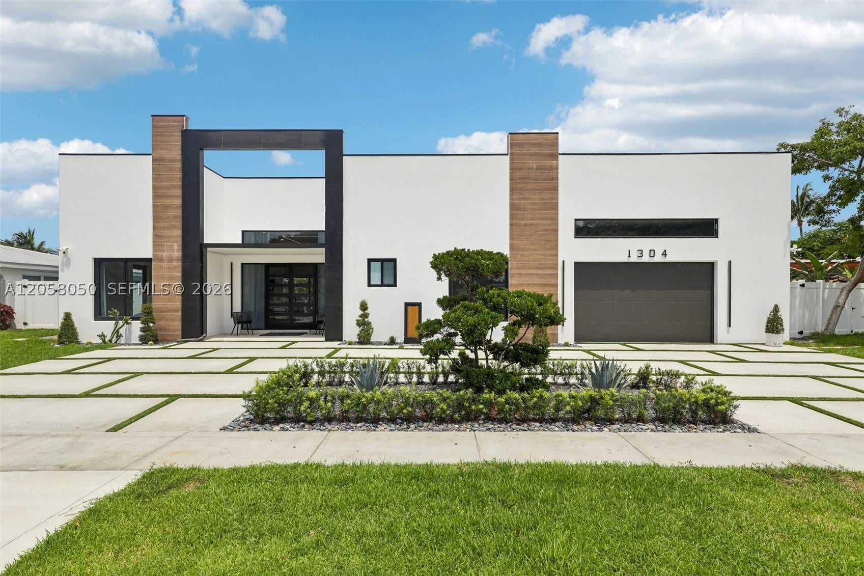 1304 SE 10th Ter - Image 1