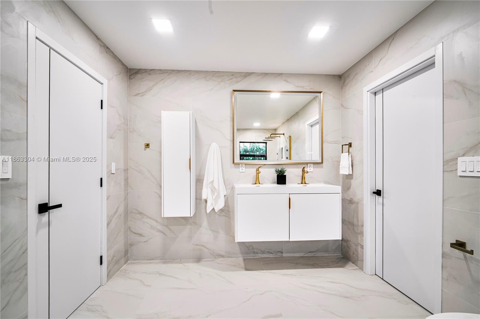 LANDINGS FIRST SEC - Residential