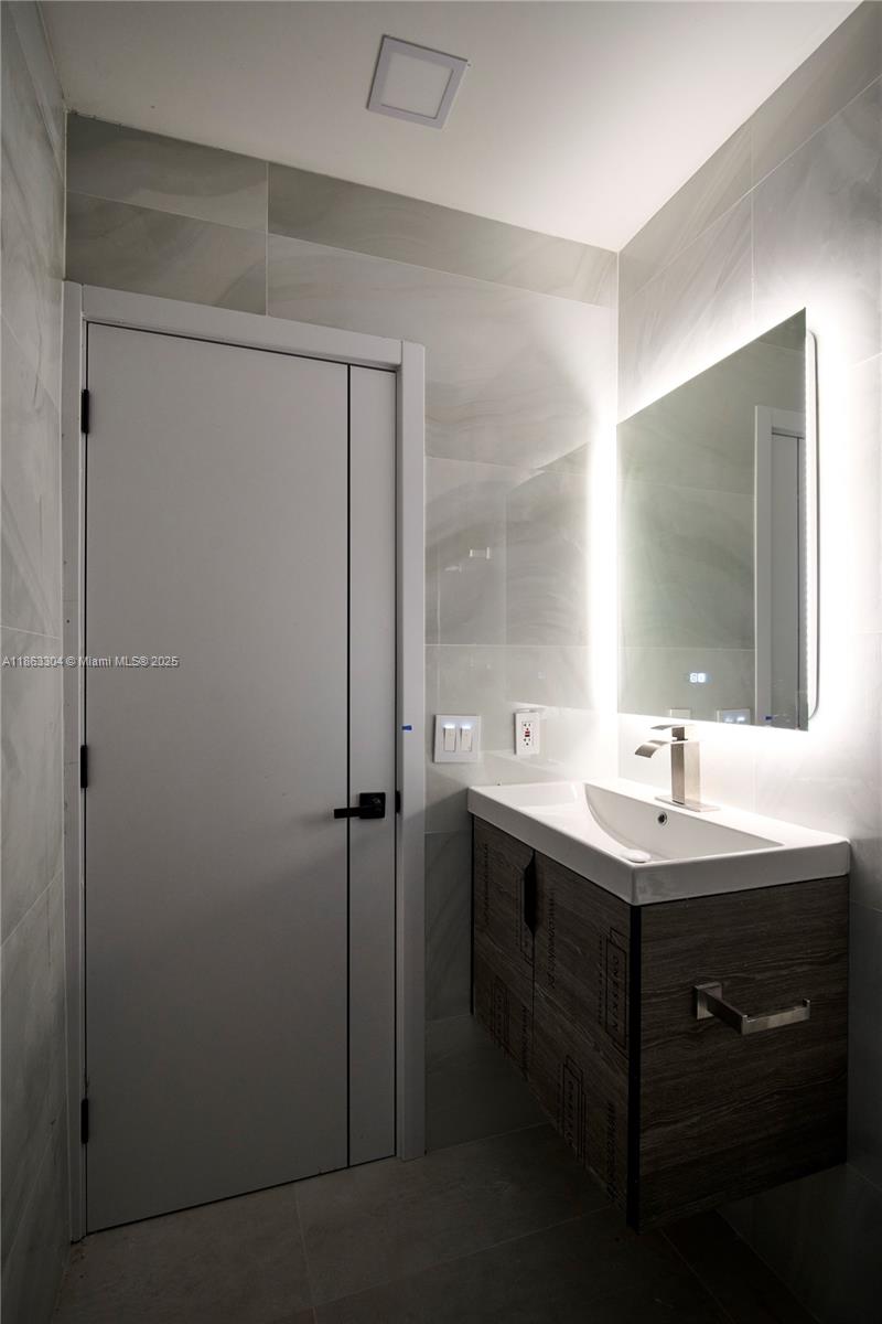 LANDINGS FIRST SEC - Residential