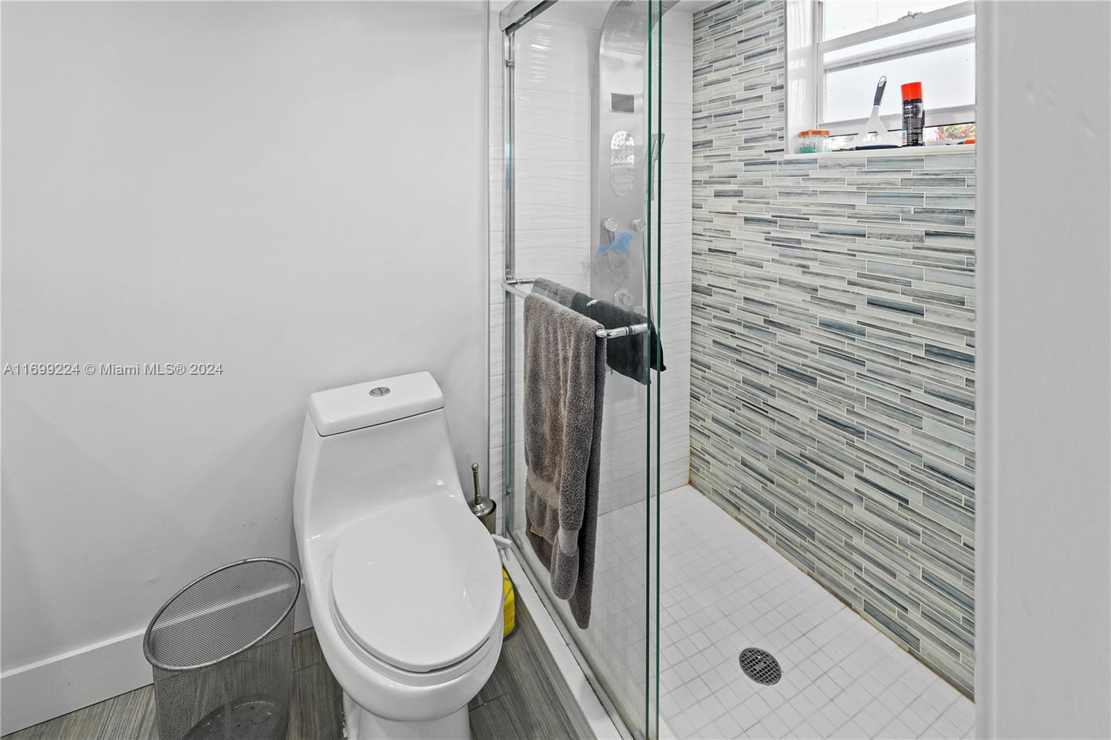 MEADOWBROOK LAKES VIEW CO - Residential