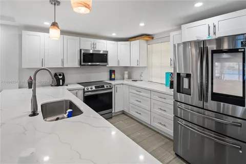 141 SE 3rd Ave Unit 101, Dania Beach, FL 33004 - MLS#: A11699224
