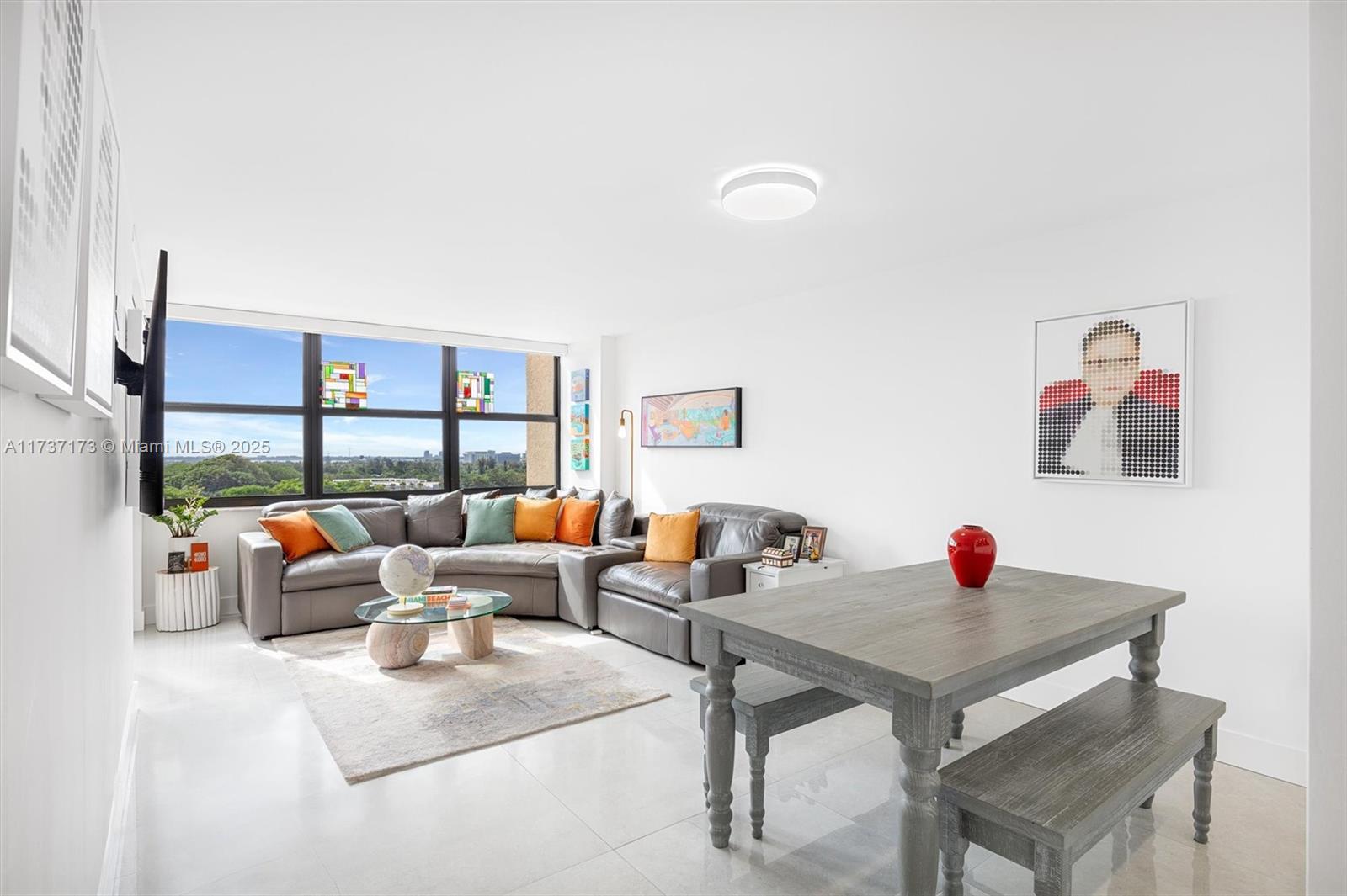 Property for Sale at 2555 Collins Ave 1106, Miami Beach, Miami-Dade County, Florida - Bedrooms: 2 
Bathrooms: 2  - $799,900