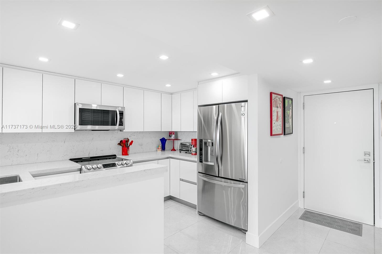 CLUB ATLANTIS CONDO - Residential